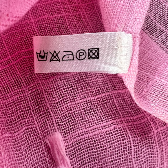 💯 % Linen Baby Pink Shawl With Playful Tassels - Picture 12 of 12
